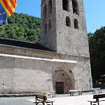 De Charme Au Coeur D Cite Medievale *