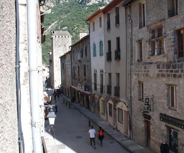 De Charme Au Coeur D Cite Medievale